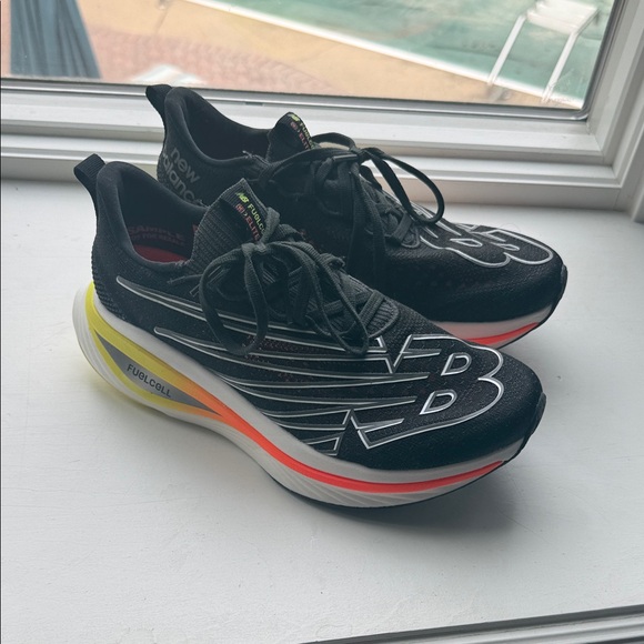 New Balance Women's FuelCell SuperComp Elite v3 Running Shoes - Picture 1 of 4